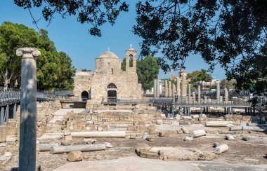 Kutsal antik Ortodoks Hıristiyan Kilisesi, Ayia Kyriaki Chrysopolitissa Kıbrıs Paphos kasabada.