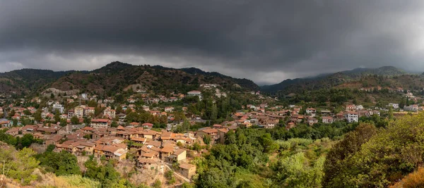 Photo Panoramique Village Montagne Pittoresque Touristique Kakopetria Dans Les Montagnes — Photo