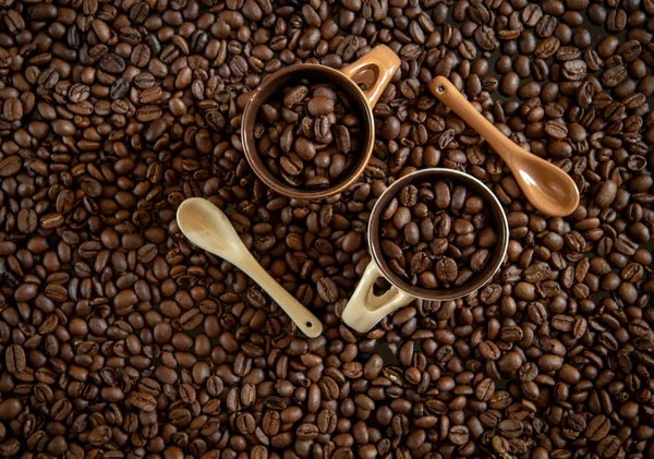 Caffè Fresco Fagioli Marroni Pronti Fare Deliziosa Tazza Caffè — Foto Stock