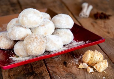 Kour denilen taze lezzetli geleneksel Noel kurabiyeleri