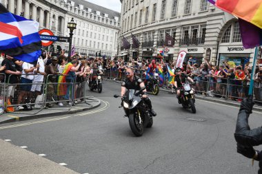 Londra Pride Parade 2019 Londra Ingiltere 'de bisikletciler