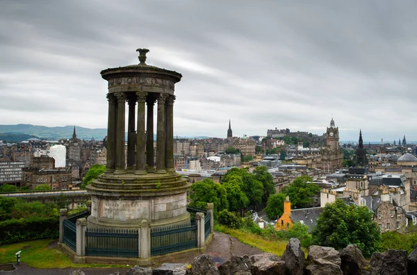 Panorama města Edinburghu ve Skotsku — Stock fotografie