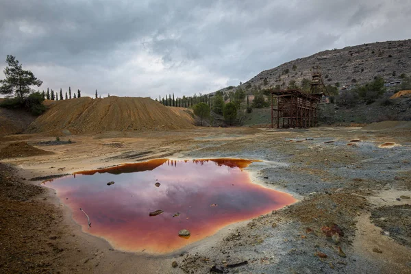 Mine de cuivre abandonnée à Chypre — Photo