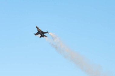 Yunan F-16 savaş uçağı Atina 'da 2019 haftasında uçuyor