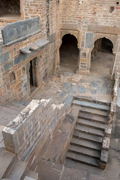 Uralter Brunnen von chand baori, Indien — Stockfoto