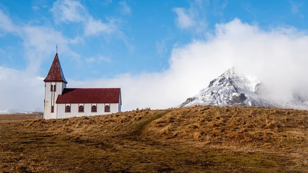 Hellnar Kostel Sopka Snaefellsjokull Pokrytý Sněhem Poloostrově Snaefellsnes Západním Islandu — Stock fotografie