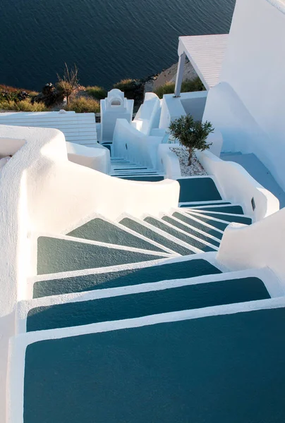 Rua Estreita Tradicional Escada Que Conduz Mar Vila Oia Santorini — Fotografia de Stock