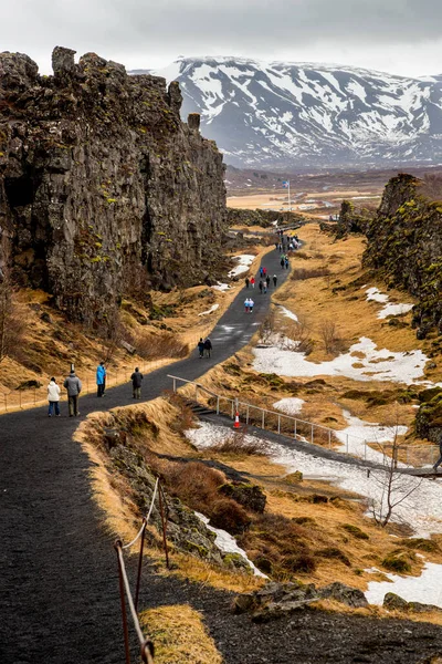 Thingvellir Zlanda Mart 2016 Turistler Baharda Zlanda Daki Thingvellir Milli — Stok fotoğraf