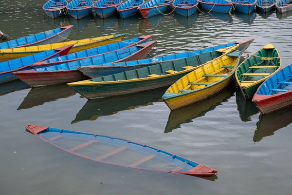 Кольорові Дерев Яні Човни Phewa Lake Fewa Lake Podhara Nepal — стокове фото