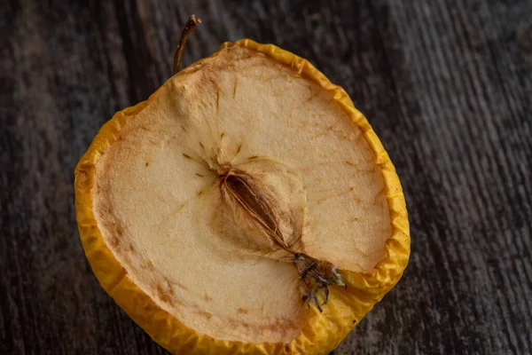 Amarelo Murcha Podre Meia Maçã Detalhes — Fotografia de Stock