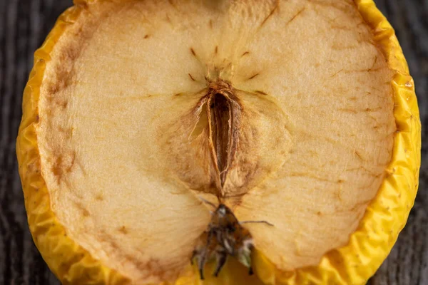 Amarelo Murcha Podre Meia Maçã Detalhes — Fotografia de Stock