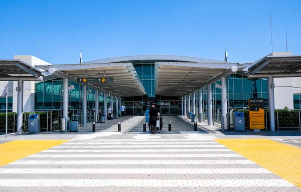 Larnaca Ciprus 2020 Július Üres Utasterminál Ciprusi Larnaka Nemzetközi Repülőtér — Stock Fotó