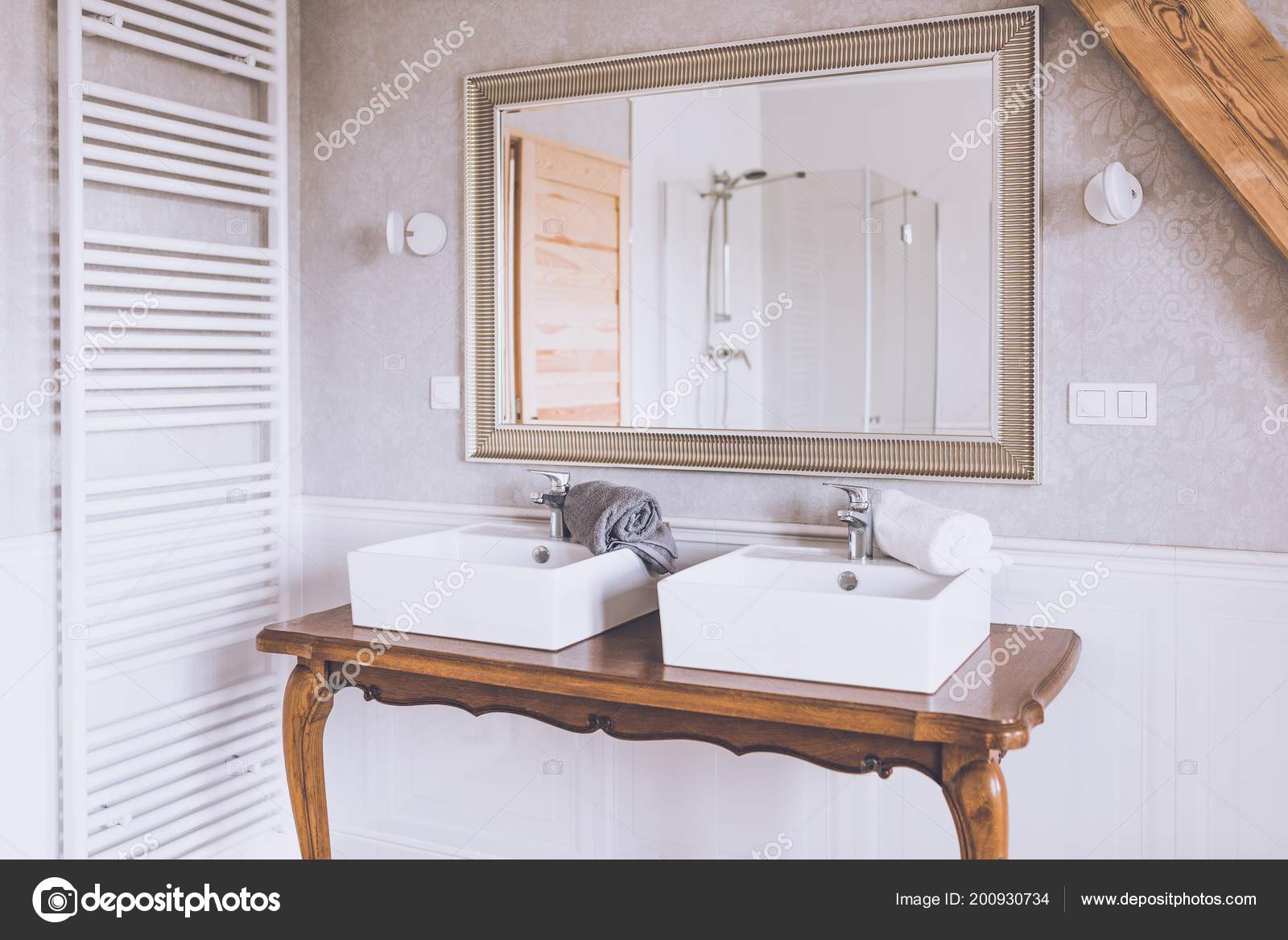 Zwei Weiße Waschbecken Vintage Stil Loft Bad — Stockfoto © djedzura ... Zwei Weiße Waschbecken Vintage Stil Loft Bad — Stockfoto © djedzura ...
