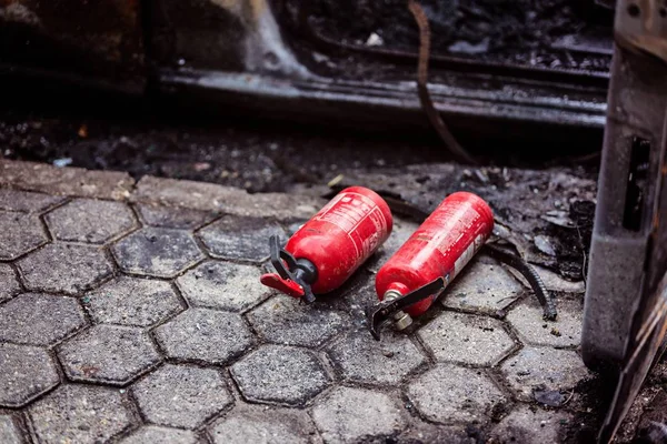 Vehículo Usado Extintor Rojo Coche Quemado Carretera Accidente Coche — Foto de Stock