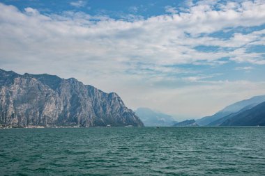Kasaba Limone sul Garda Brescia eyaletinin Lombardiya (Kuzey İtalya). Lake Garda göster