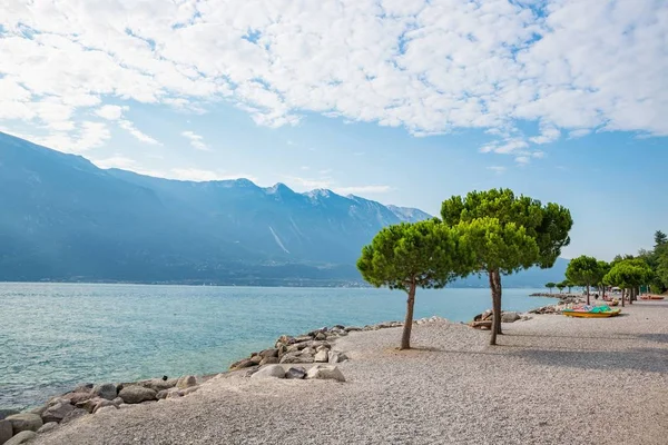 Strand Het Gardameer Limone Sul Garda Lombardije Italië — Stockfoto