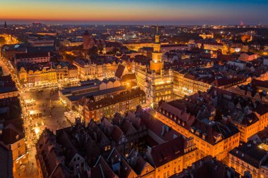 Akşam hava görünümünü Poznan ana kare ve eski kent üzerinde. Poznan, Wielkopolska, Polonya