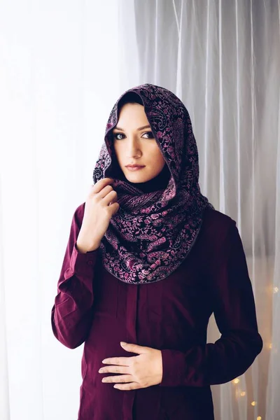 Hijab를 입고의 초상화 — 스톡 사진