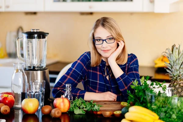 Woman culinary blogger in the kitchen — Stock Photo, Image