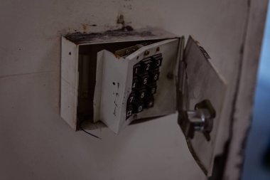 Ev alarm sistemi kırık