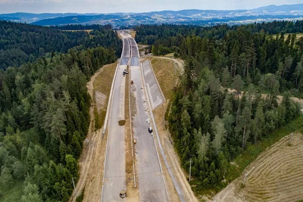 Vista aérea sobre carretera y viaducto en construcción . — Foto de Stock