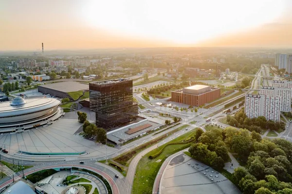 Veduta aerea del drone di Katowice all'alba. Katowice è la più grande città e capitale del voivodato della Slesia . — Foto Stock