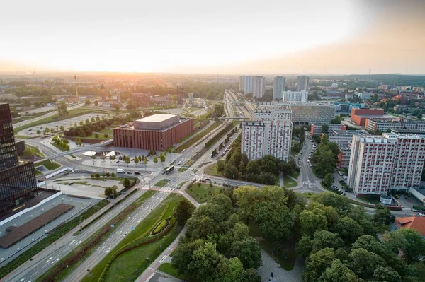 Vista del dron de Katowice al amanecer. Katowice es la ciudad más grande y capital de Silesia —  Fotos de Stock