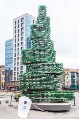 Şarap şişesi ağaç HEYEL, Gijon, İspanya