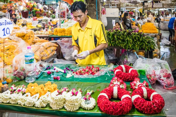Bangkok Tayland Eylül 2018 Bir Satıcı Yapar Çelenk Pak Khlong — Stok fotoğraf