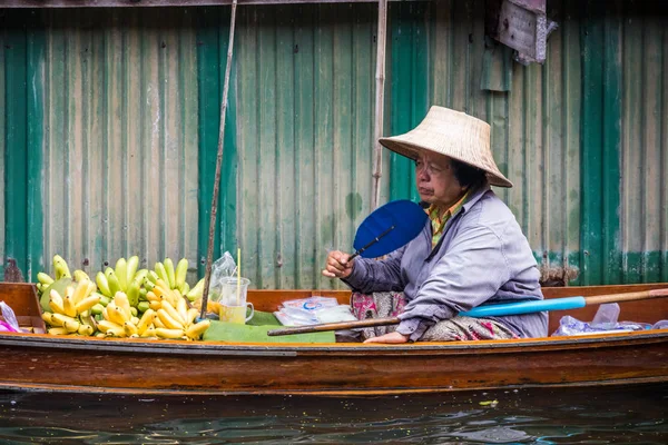 Damnoen Saduak Thailand 8Th October 2018 Pensive Vendor Floating Market — Stock Photo, Image