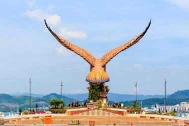 Arkadan Görünüş kartal heykel, kartal Meydanı, Kuah, Langkawi, Malezya
