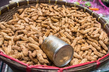 Fıstık kabukları sepetteki, Bangkok, Tayland