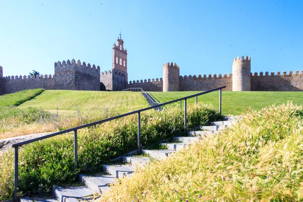 Cesta Puerta Del Carmen Brána Středověké Městské Hradby Avila Španělsko — Stock fotografie