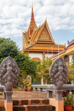 Kamboçyalı Tapınağı,