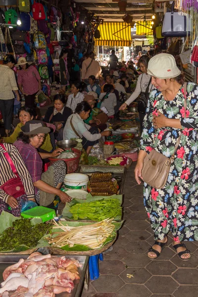 Ženy nakupování potravin — Stock fotografie