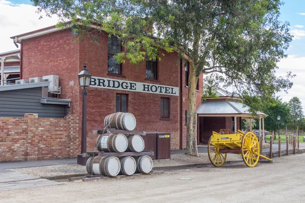 A The Bridge Hotel, hordó sör — Stock Fotó