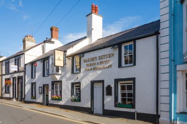 Denizciler Pub dönmek