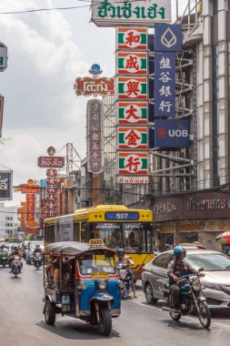  Yaowarat yolda yoğun trafik