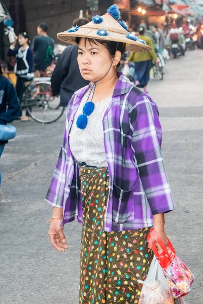 Burmese woman in hat shopping — Stock Photo, Image