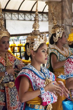 Bangkok, Tayland apr 25: dansçılar gerçekleştirmek erawan Tapınak
