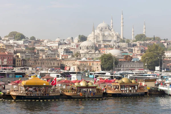 Snack boats and the Suleiman mosque — Stock Photo, Image