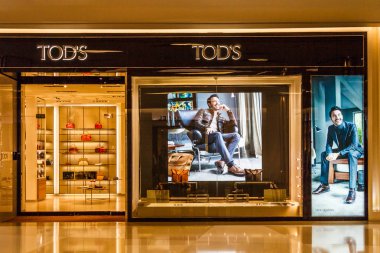 Bir alışveriş merkezinde bir Tods mağaza