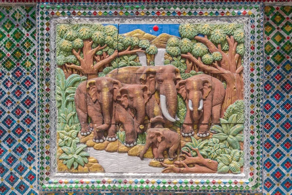 Плиточный Рисунок Слонов Стене Храме Бангкоке Таиланд — стоковое фото