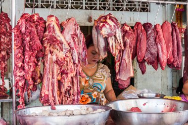 Cholon pazarında et tezgahı.