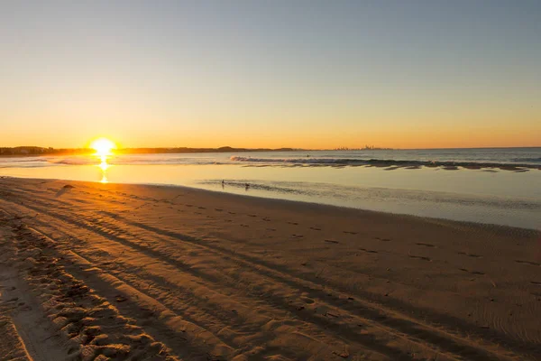 Solnedgång på Coolangatta Beach, Gold Coast, Queensland, Australien — Stockfoto