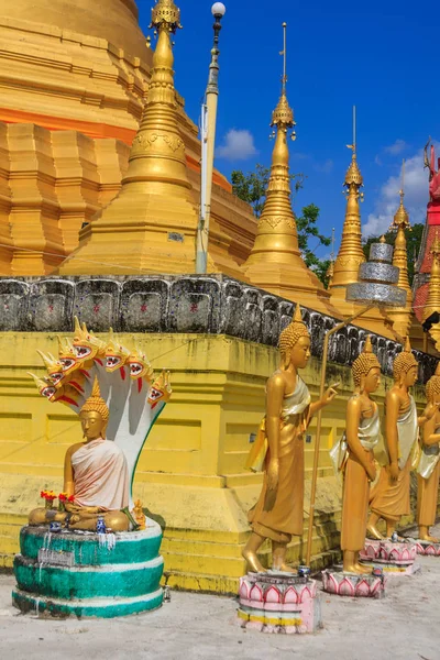 Wat Chumphol Khiri —  Fotos de Stock