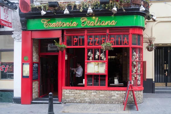 Trattoria Italiana Restaurante italiano, calle Wardour, Barrio Chino — Foto de Stock