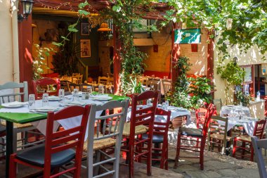 Plaka Mahallesi'ndeki tipik restoran 