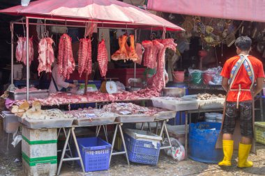 Bangkok Khlong Toei pazarında Taze et tezgahı, Tayland