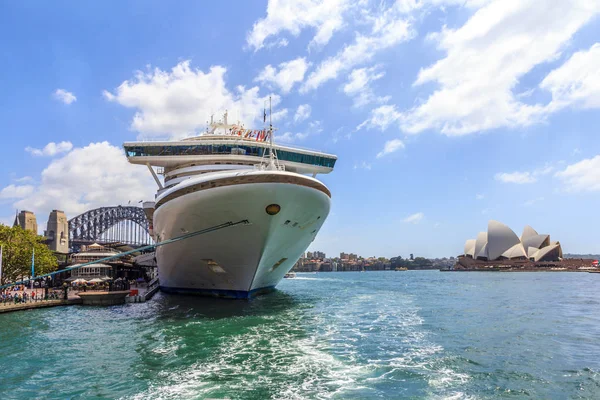 The cruise ship Diamond Princess — Stock Photo, Image